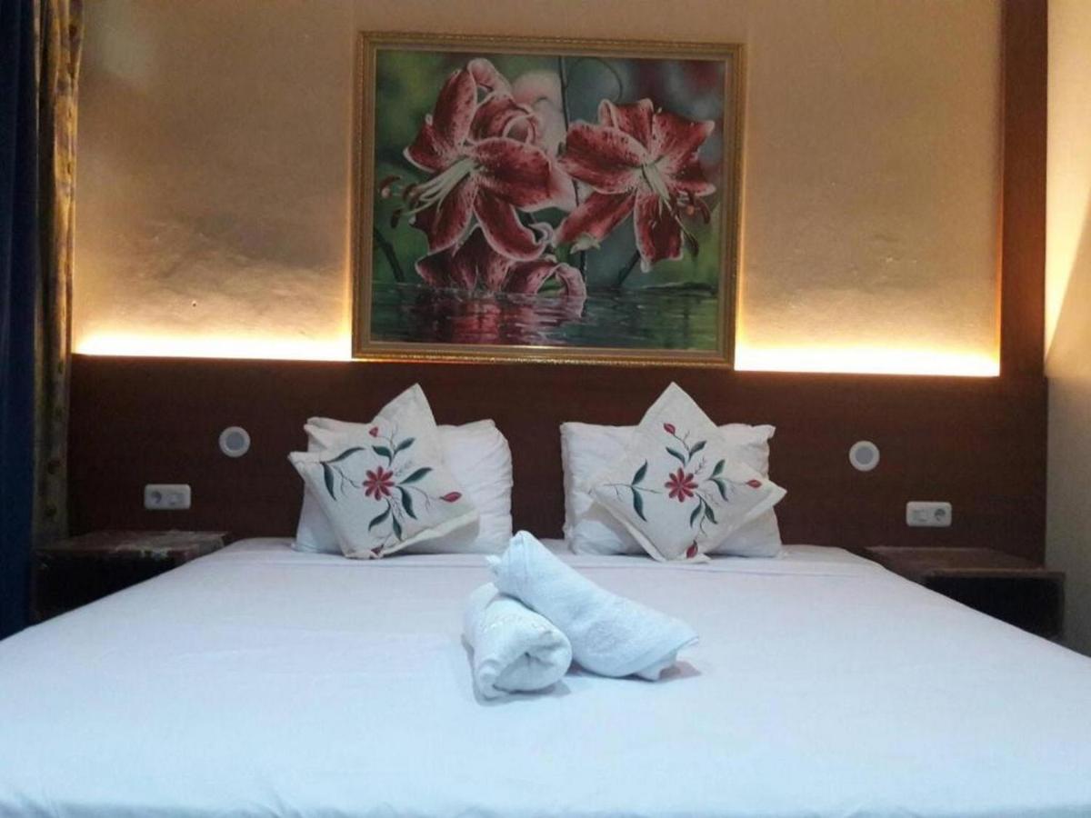 ホテル Mango House Semarang Redpartner エクステリア 写真