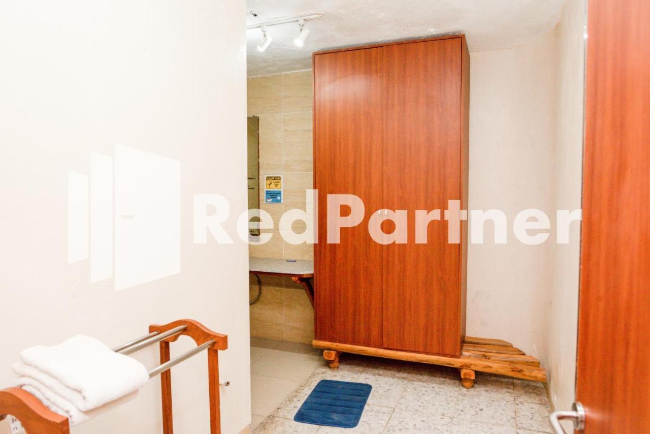 ホテル Mango House Semarang Redpartner エクステリア 写真