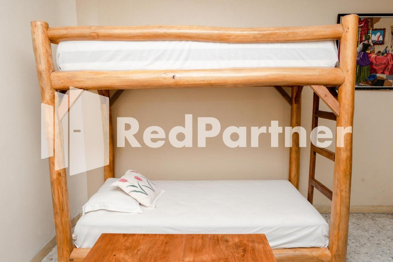 ホテル Mango House Semarang Redpartner エクステリア 写真