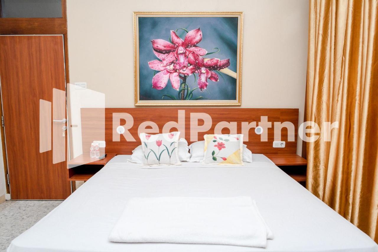 ホテル Mango House Semarang Redpartner エクステリア 写真