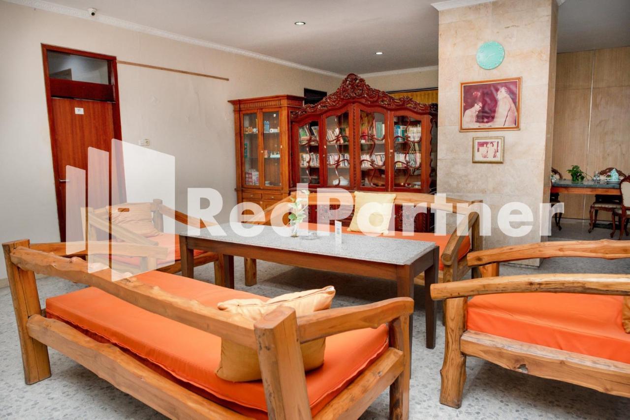 ホテル Mango House Semarang Redpartner エクステリア 写真