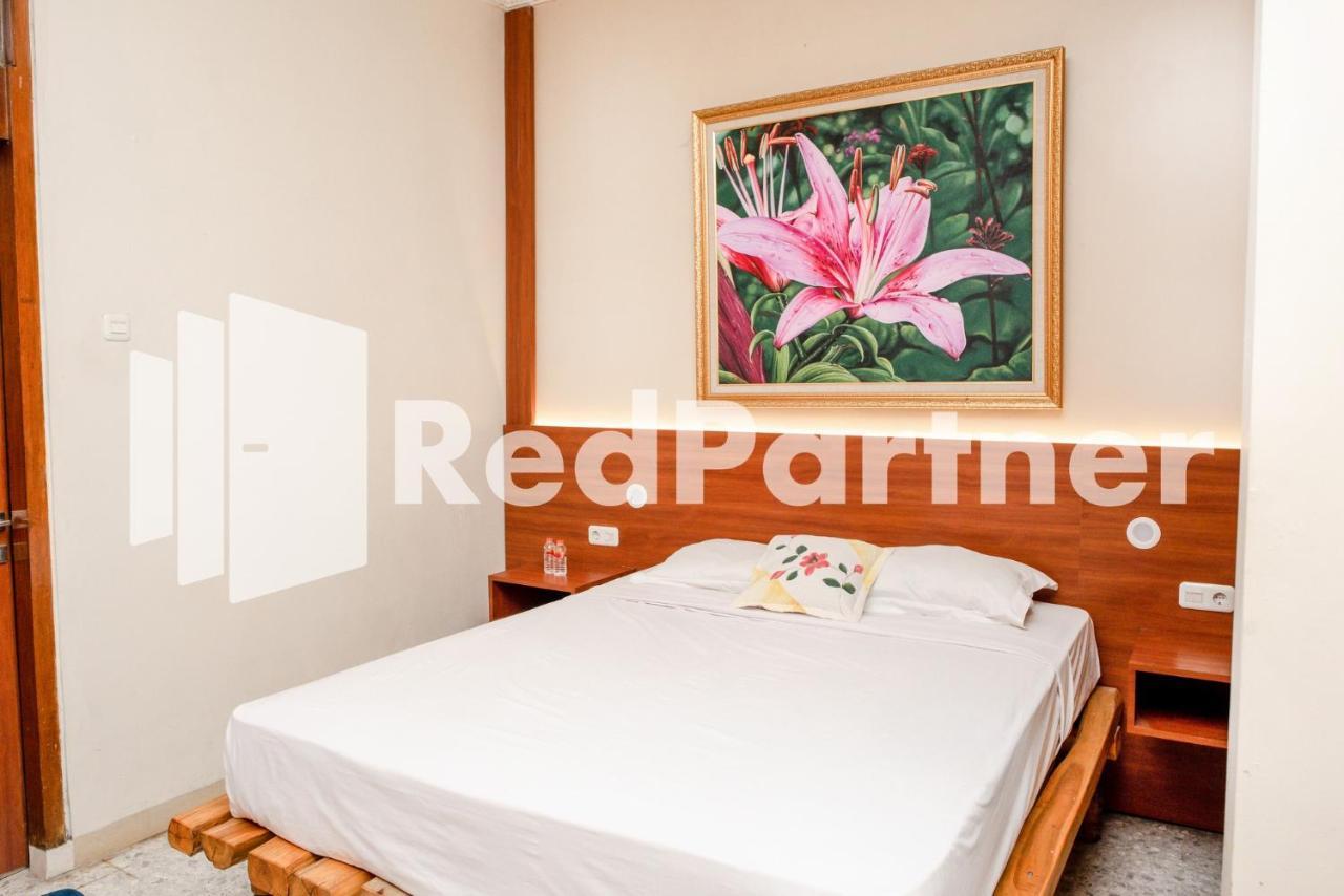 ホテル Mango House Semarang Redpartner エクステリア 写真