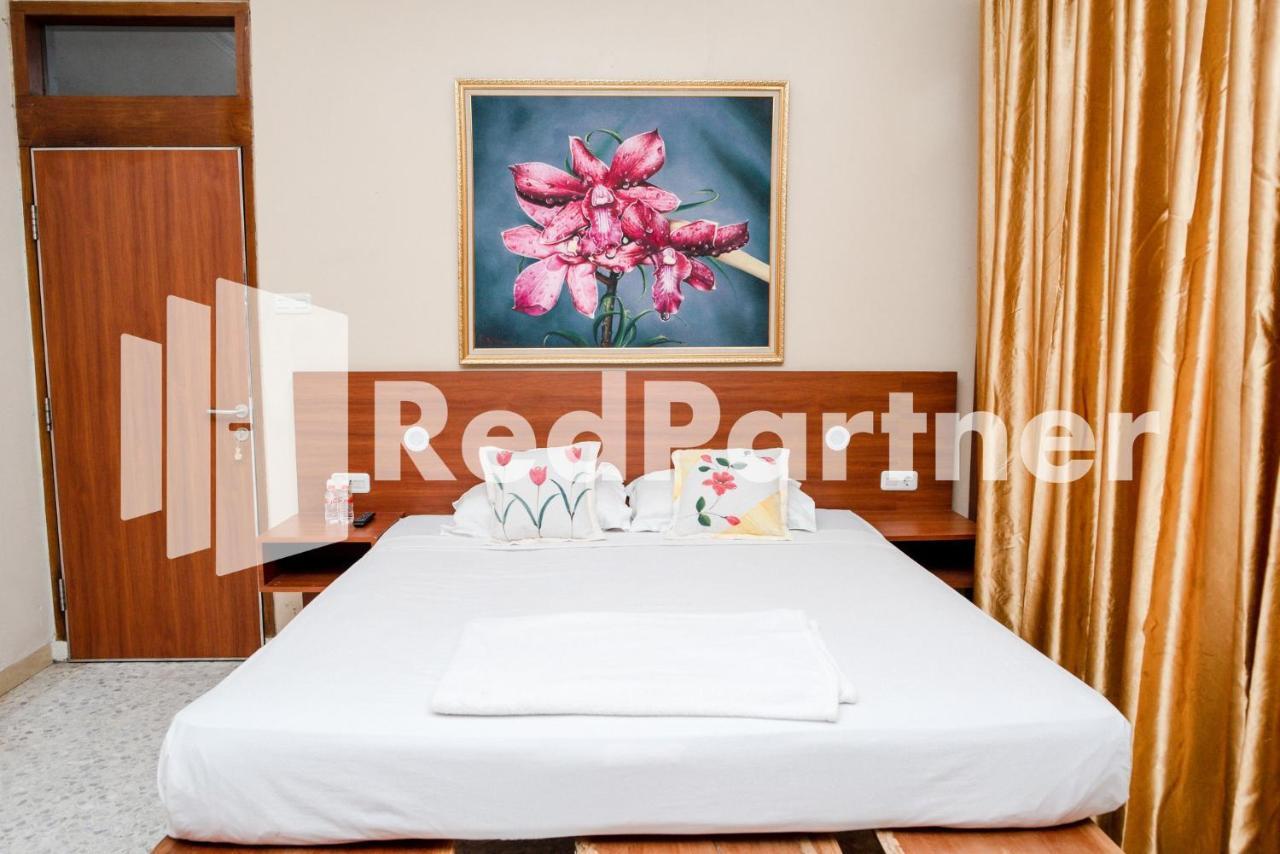ホテル Mango House Semarang Redpartner エクステリア 写真