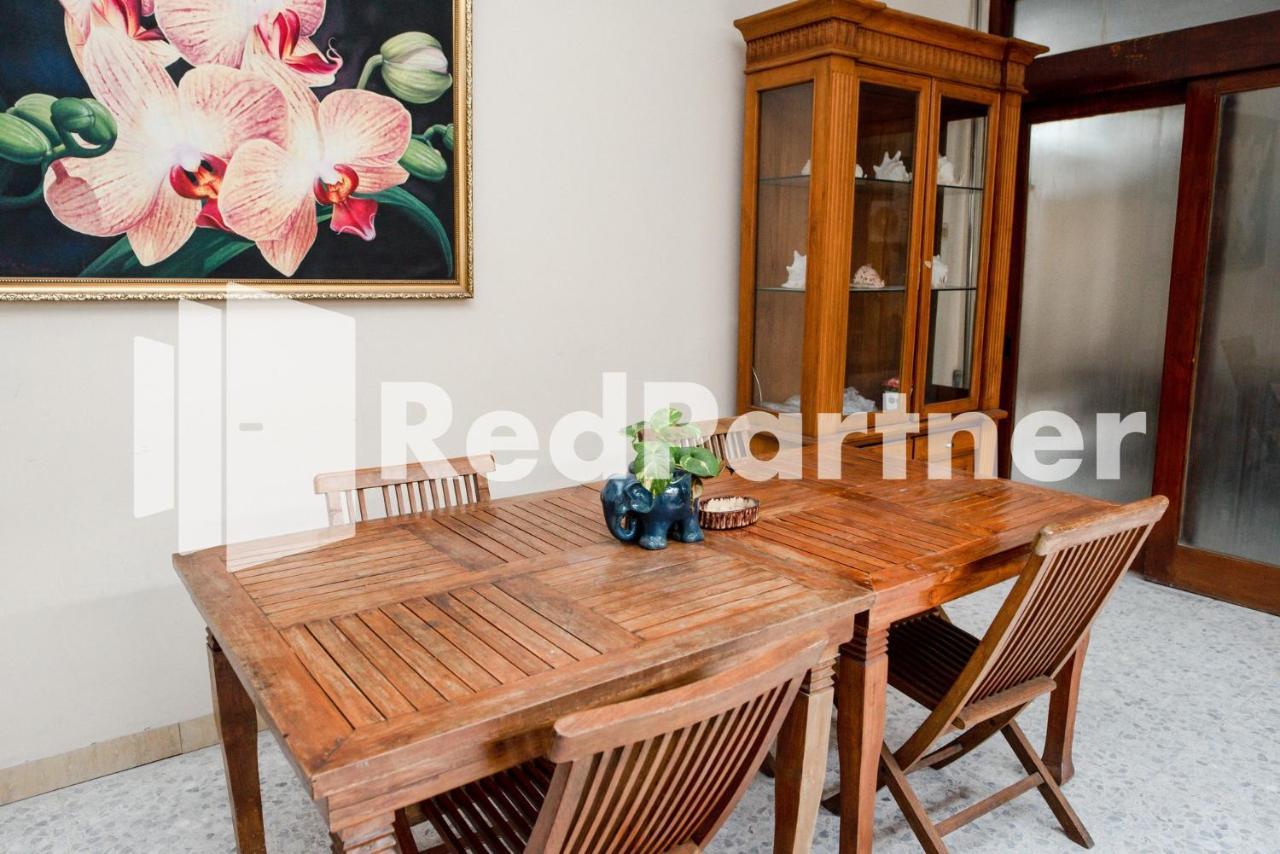 ホテル Mango House Semarang Redpartner エクステリア 写真