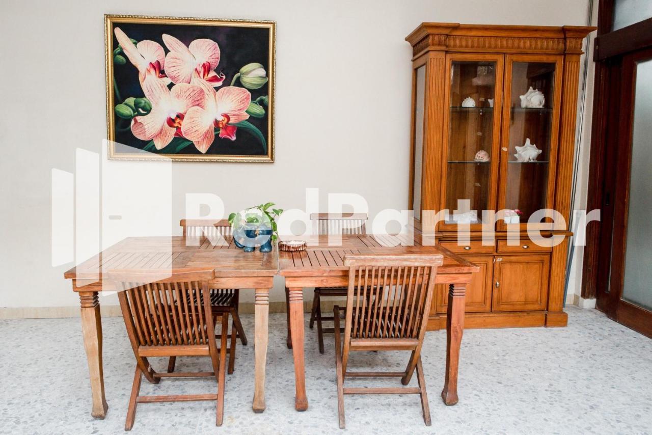 ホテル Mango House Semarang Redpartner エクステリア 写真