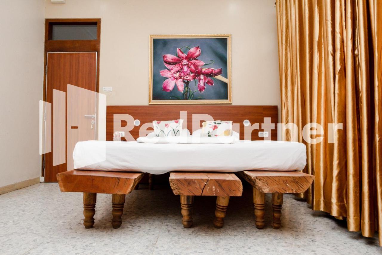 ホテル Mango House Semarang Redpartner エクステリア 写真