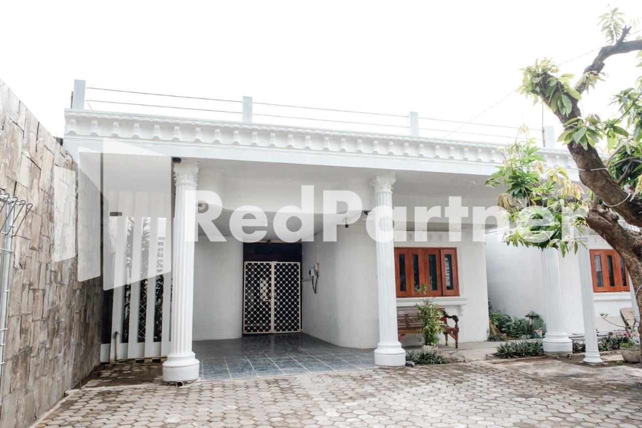 ホテル Mango House Semarang Redpartner エクステリア 写真