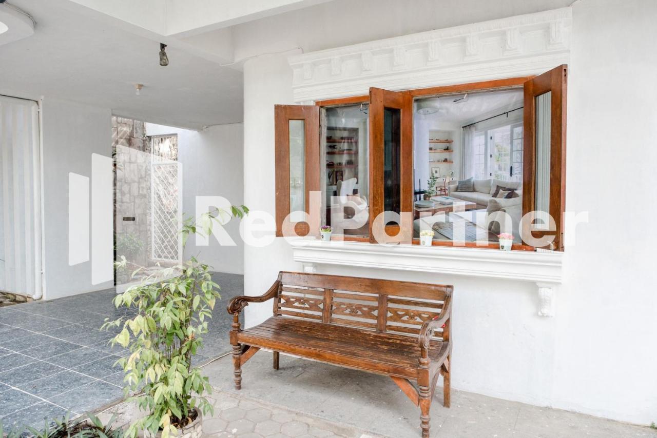 ホテル Mango House Semarang Redpartner エクステリア 写真