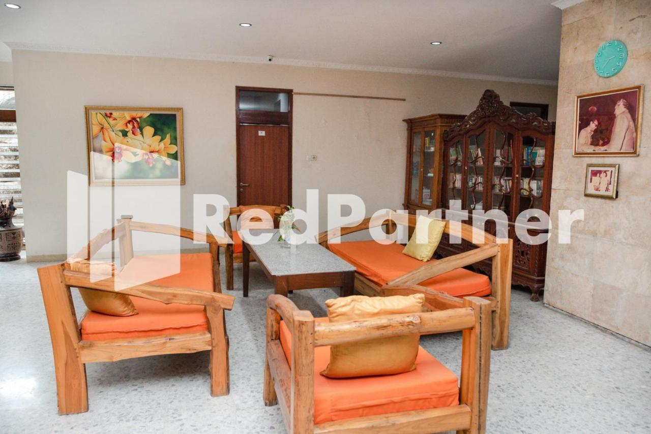 ホテル Mango House Semarang Redpartner エクステリア 写真