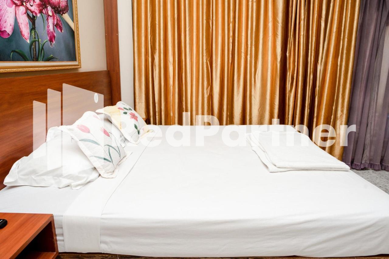 ホテル Mango House Semarang Redpartner エクステリア 写真