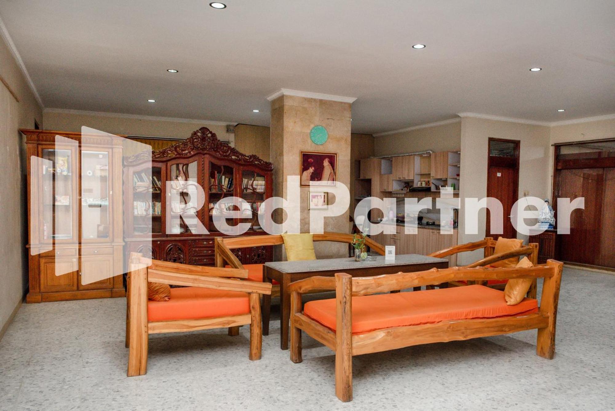 ホテル Mango House Semarang Redpartner エクステリア 写真